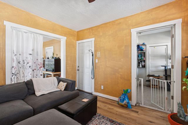 694 Central Avenue W, Saint Paul, MN 55104