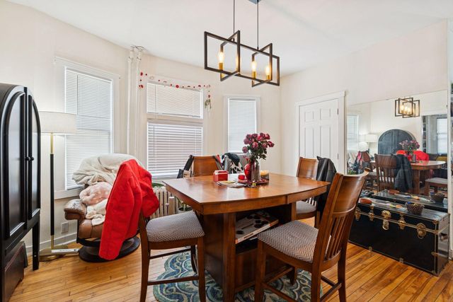 694 Central Avenue W, Saint Paul, MN 55104