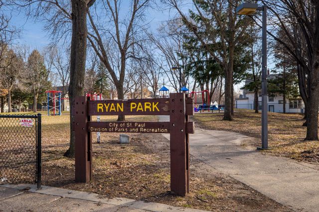 694 Central Avenue W, Saint Paul, MN 55104