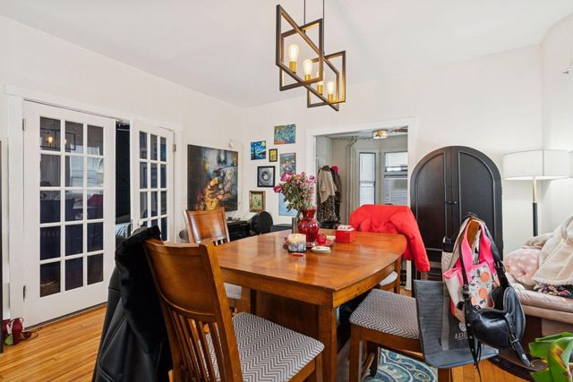 694 Central Avenue W, Saint Paul, MN 55104