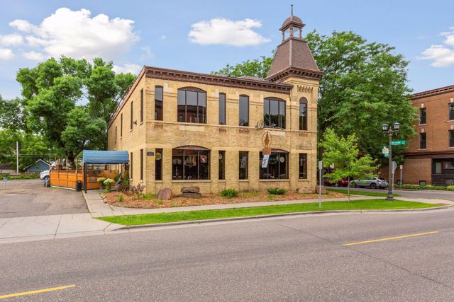 694 Central Avenue W, Saint Paul, MN 55104