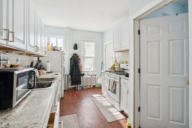 694 Central Avenue W, Saint Paul, MN 55104