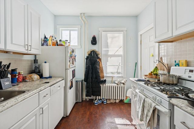 694 Central Avenue W, Saint Paul, MN 55104