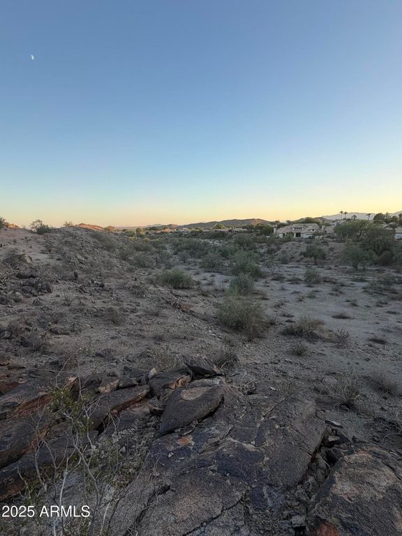 Image 11 of property listing at 14012 S CANYON Drive 20, Phoenix, AZ 85048