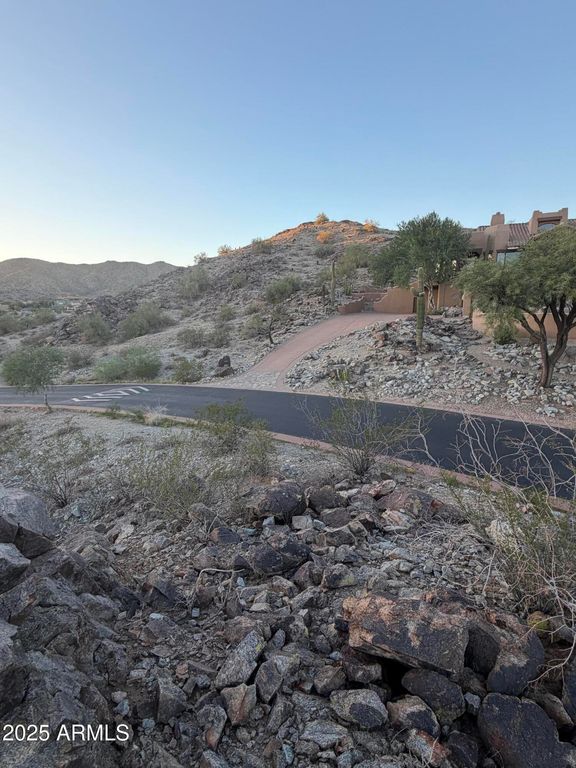 Image 16 of property listing at 14012 S CANYON Drive 20, Phoenix, AZ 85048