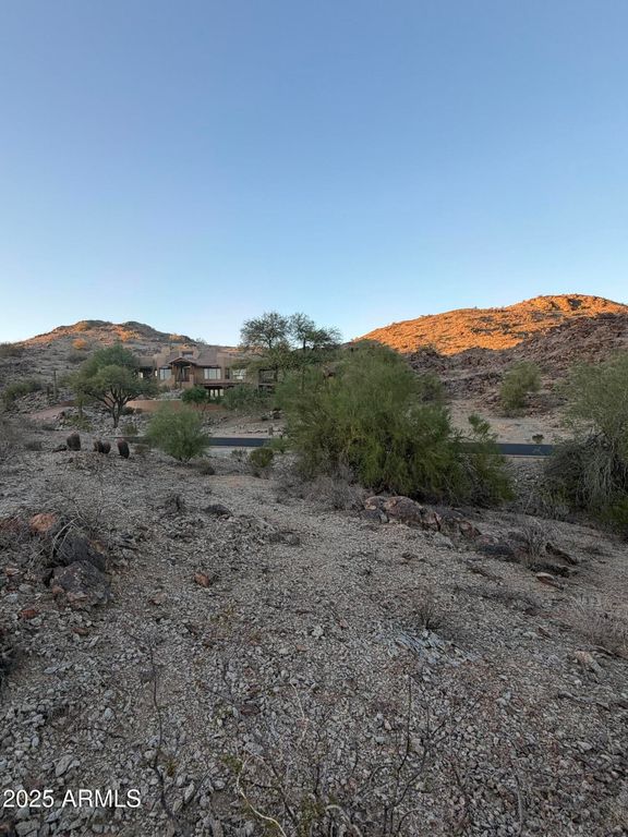 Image 22 of property listing at 14012 S CANYON Drive 20, Phoenix, AZ 85048