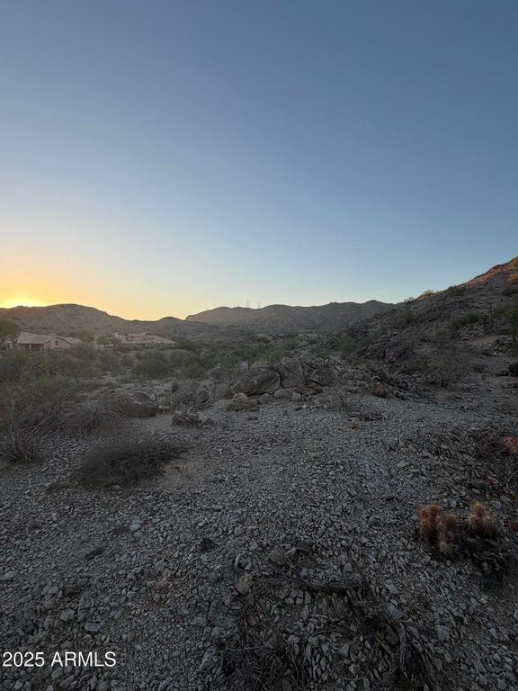 Image 24 of property listing at 14012 S CANYON Drive 20, Phoenix, AZ 85048