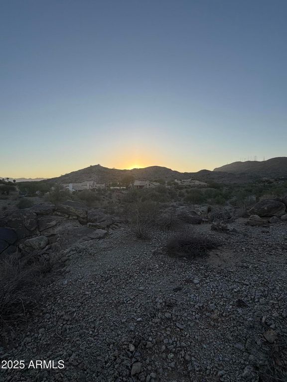 Image 25 of property listing at 14012 S CANYON Drive 20, Phoenix, AZ 85048