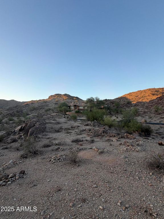 Image 34 of property listing at 14012 S CANYON Drive 20, Phoenix, AZ 85048