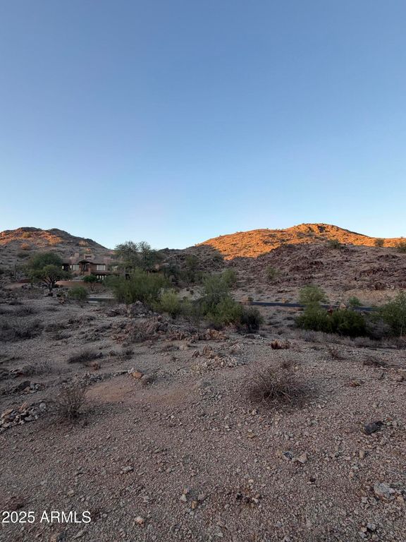 Image 35 of property listing at 14012 S CANYON Drive 20, Phoenix, AZ 85048