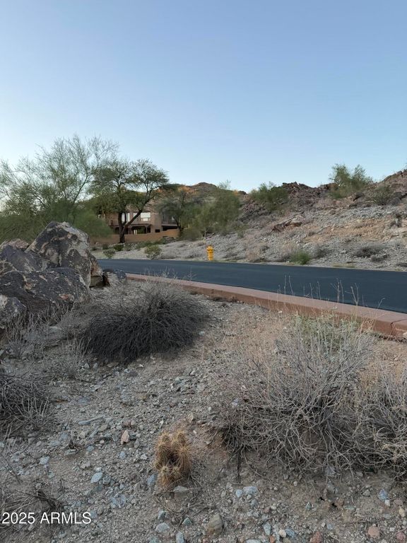 Image 38 of property listing at 14012 S CANYON Drive 20, Phoenix, AZ 85048