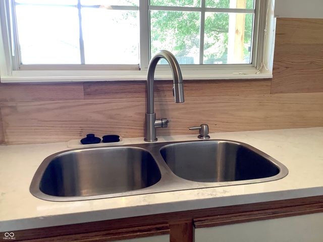 61 Meadow Creek Boulevard, Whiteland, IN 46184