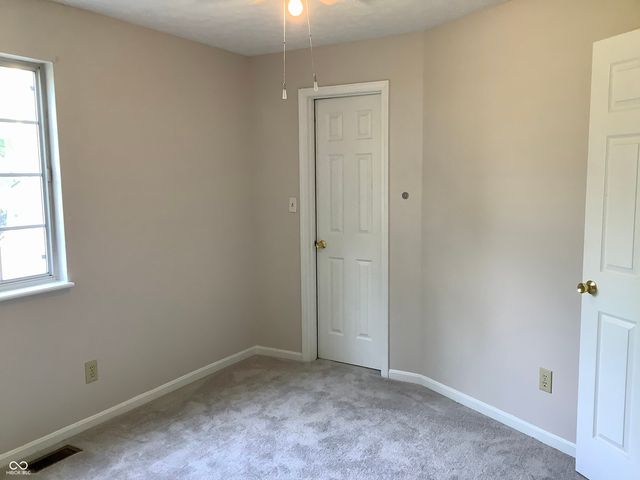 61 Meadow Creek Boulevard, Whiteland, IN 46184