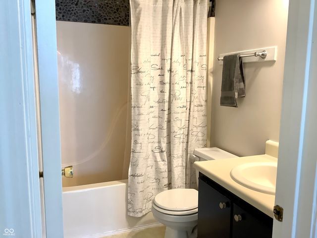 61 Meadow Creek Boulevard, Whiteland, IN 46184