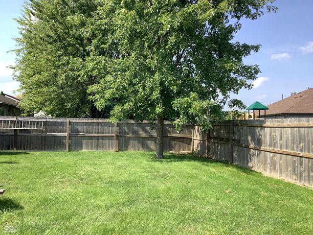 61 Meadow Creek Boulevard, Whiteland, IN 46184