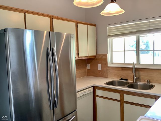 61 Meadow Creek Boulevard, Whiteland, IN 46184