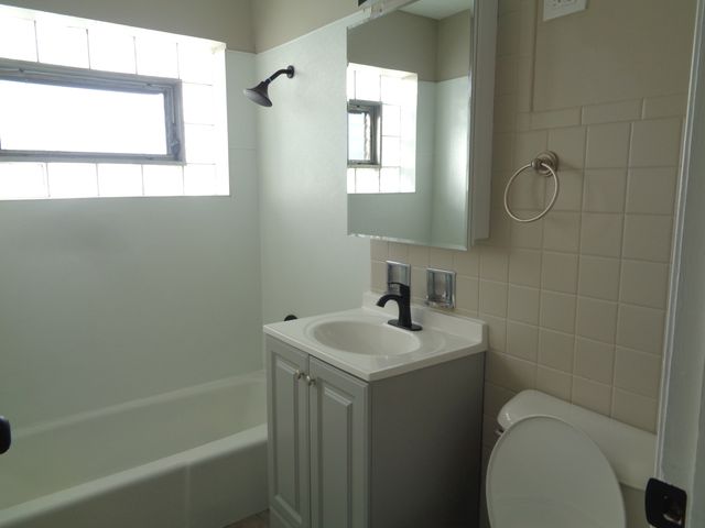 8701 S 81st Court 3, Hickory Hills, IL 60457