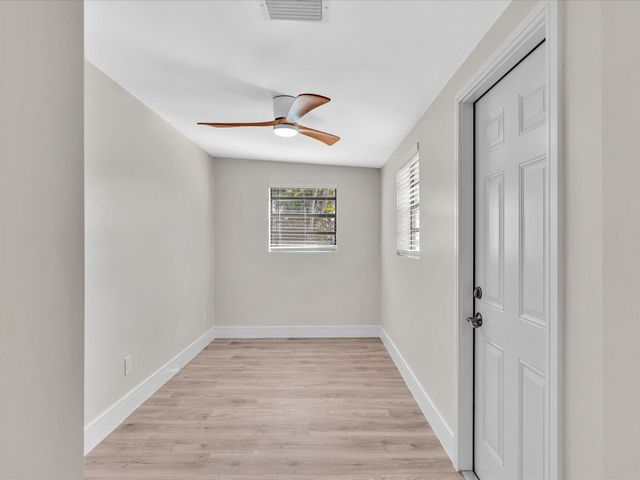 3870 SW 60th Avenue, Davie, FL 33314