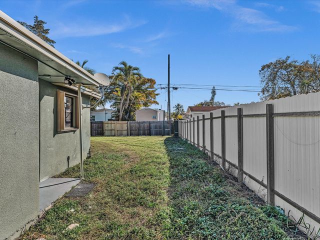 3870 SW 60th Avenue, Davie, FL 33314