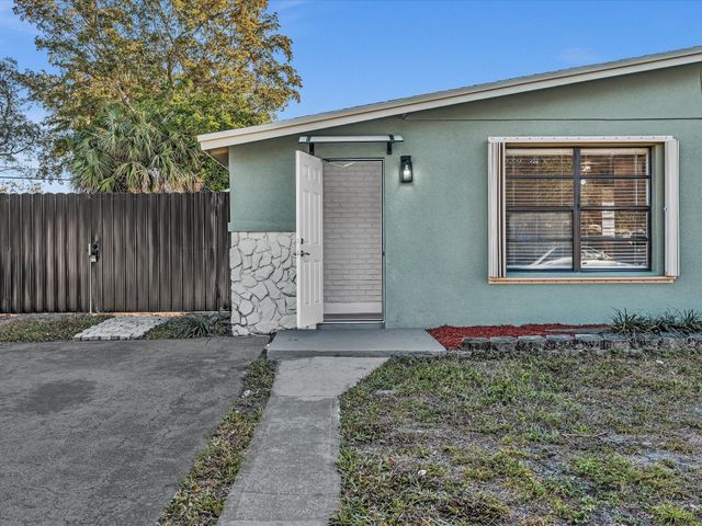 3870 SW 60th Avenue, Davie, FL 33314