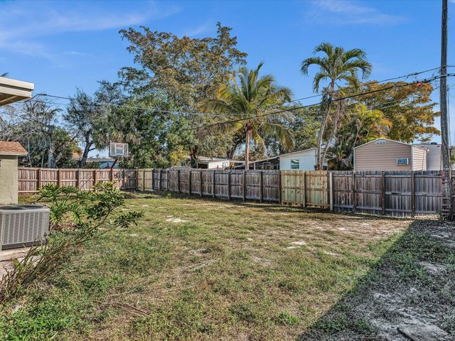 3870 SW 60th Avenue, Davie, FL 33314