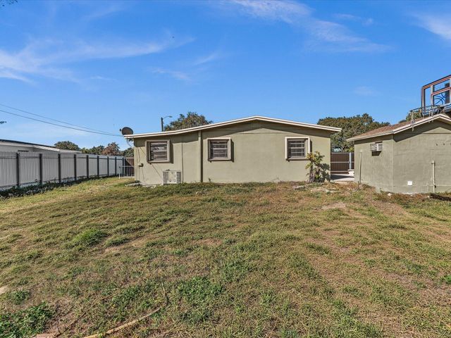 3870 SW 60th Avenue, Davie, FL 33314