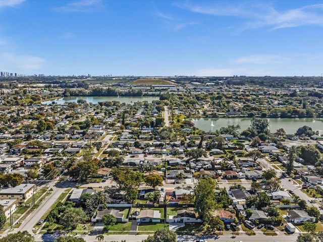 3870 SW 60th Avenue, Davie, FL 33314