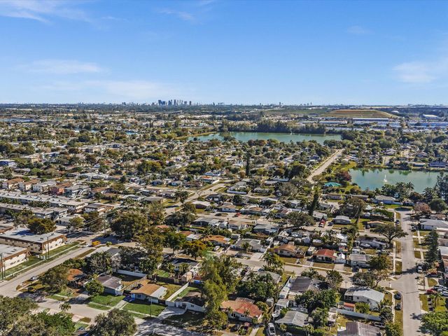 3870 SW 60th Avenue, Davie, FL 33314