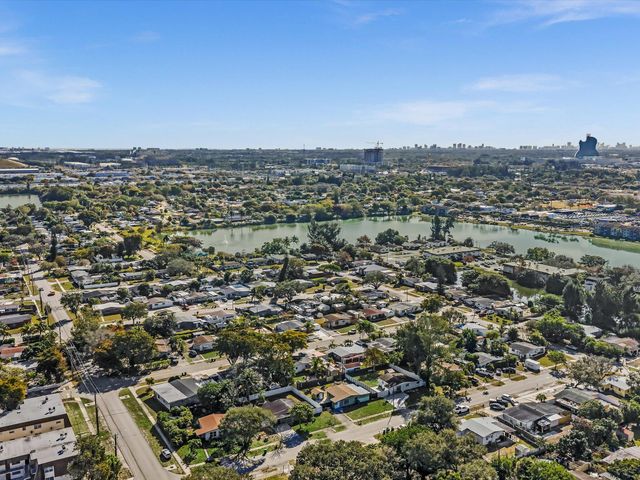 3870 SW 60th Avenue, Davie, FL 33314