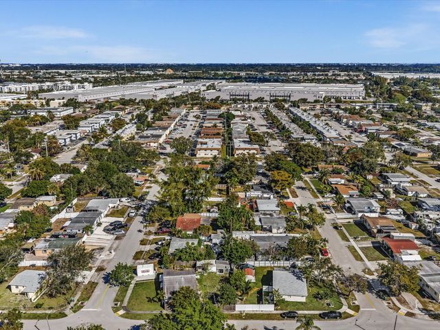 3870 SW 60th Avenue, Davie, FL 33314