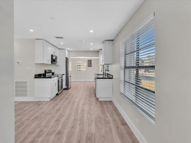 3870 SW 60th Avenue, Davie, FL 33314