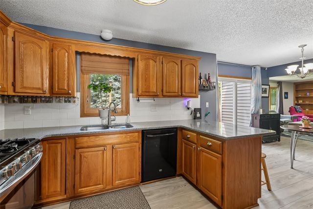 4014 98th Street, Urbandale, IA 50322