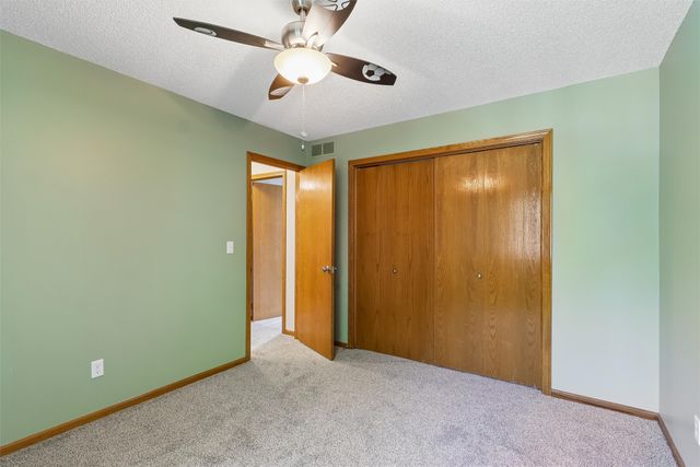 4014 98th Street, Urbandale, IA 50322