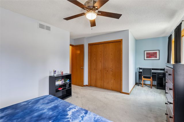 4014 98th Street, Urbandale, IA 50322