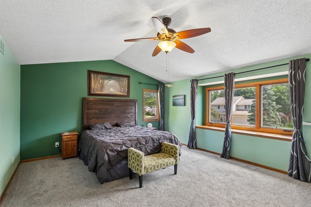 4014 98th Street, Urbandale, IA 50322