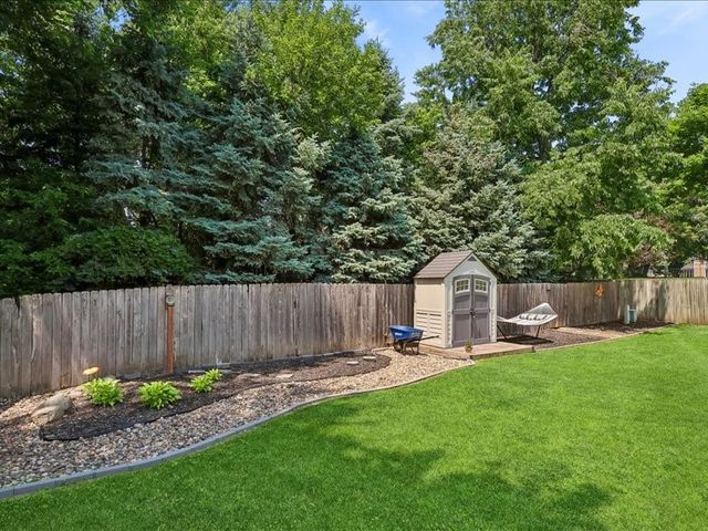4014 98th Street, Urbandale, IA 50322
