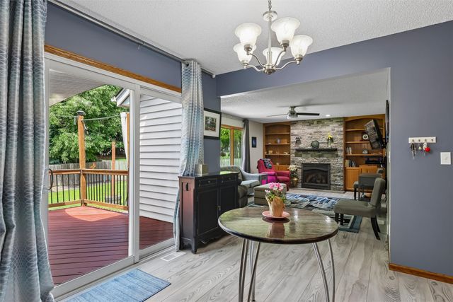 4014 98th Street, Urbandale, IA 50322