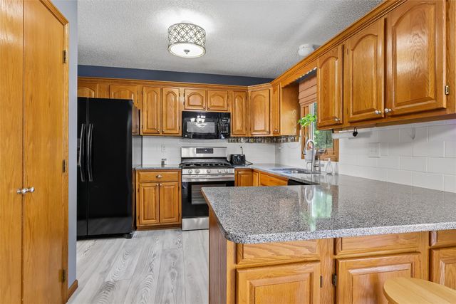 4014 98th Street, Urbandale, IA 50322