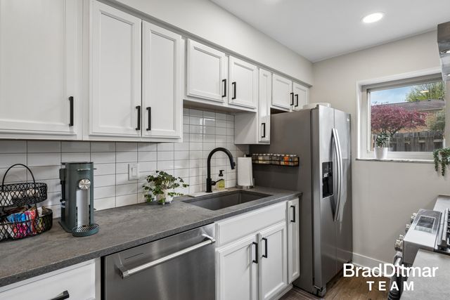 2436 Abbington Drive SE, Grand Rapids, MI 49506