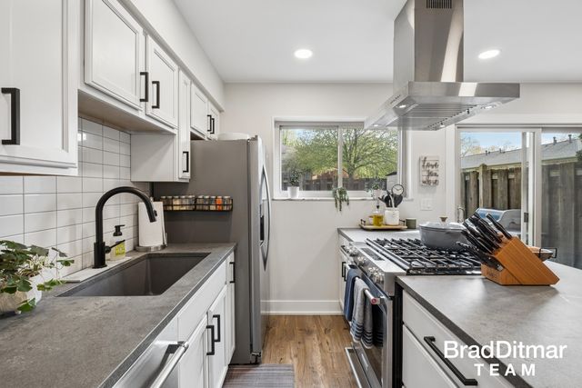 2436 Abbington Drive SE, Grand Rapids, MI 49506