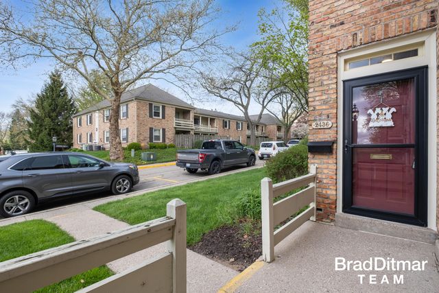2436 Abbington Drive SE, Grand Rapids, MI 49506