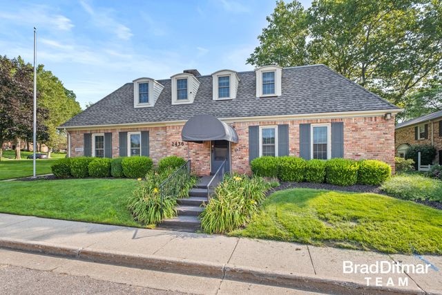 2436 Abbington Drive SE, Grand Rapids, MI 49506