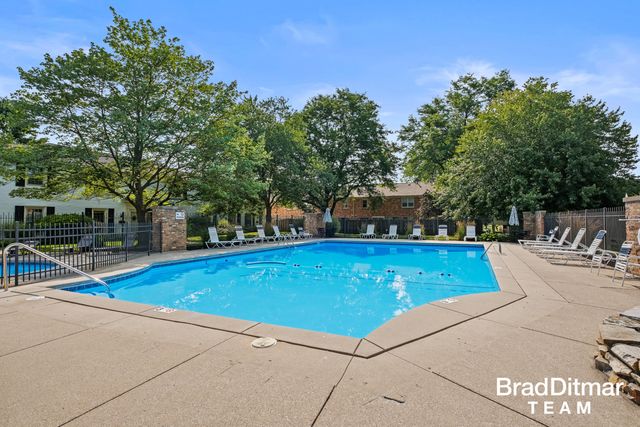 2436 Abbington Drive SE, Grand Rapids, MI 49506