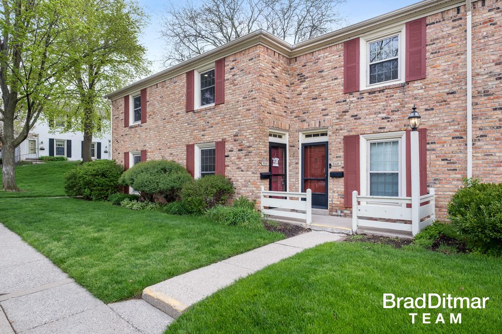 2436 Abbington Drive SE, Grand Rapids, MI 49506