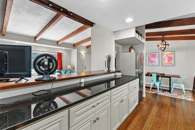 111 Merrywood LN, San Marcos, TX 78666