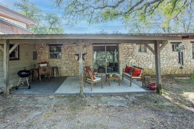 111 Merrywood LN, San Marcos, TX 78666