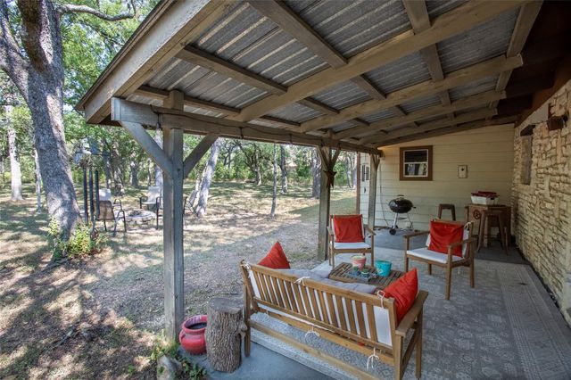 111 Merrywood LN, San Marcos, TX 78666