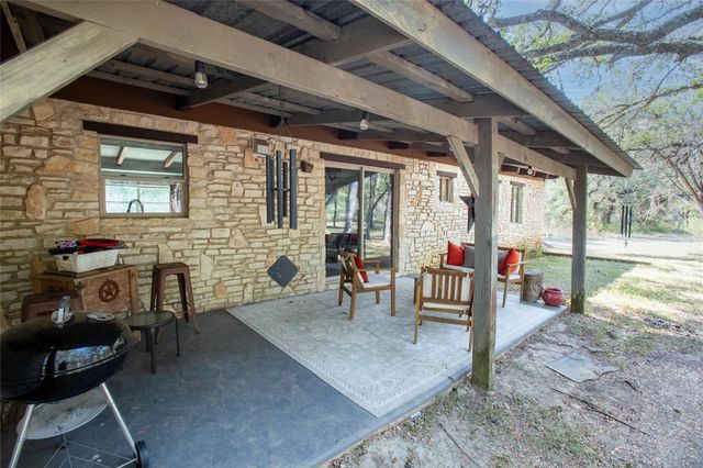 111 Merrywood LN, San Marcos, TX 78666