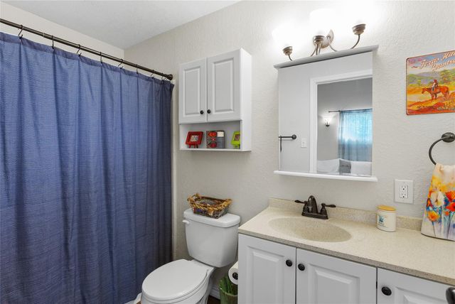 111 Merrywood LN, San Marcos, TX 78666