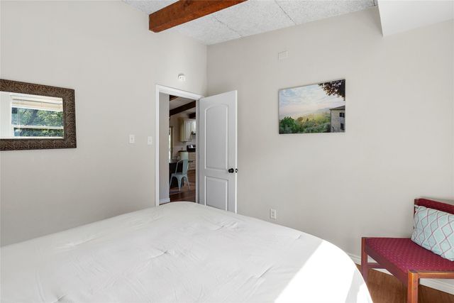 111 Merrywood LN, San Marcos, TX 78666